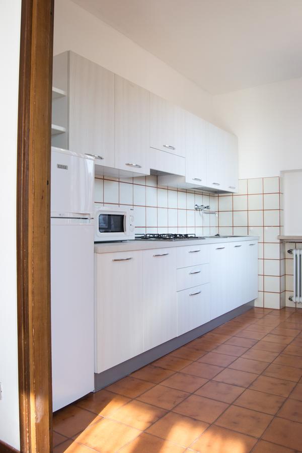 Residence Liana Albisano Torri Del Benaco Exterior photo
